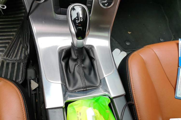 Used Volvo S60 2017 S60L T4 Smart Range Edition Gear Lever