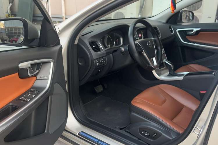 Used Volvo S60 2017 S60L T4 Smart Range Edition Interior 2