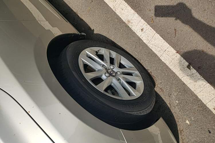 Used Volvo S60 2017 S60L T3 Smart Drive Edition Left Front Wheel Hub