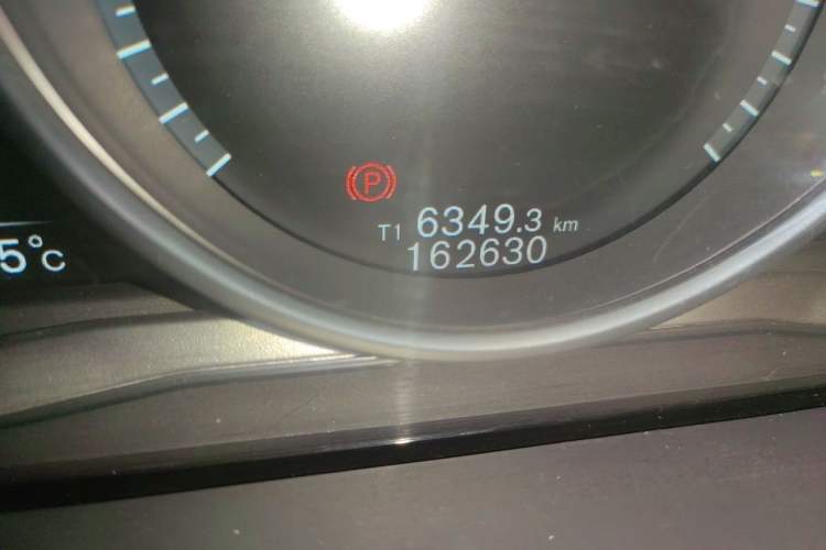 Used Volvo S60 2017 S60L T5 Intelligent Drive Edition Odometer Close Up