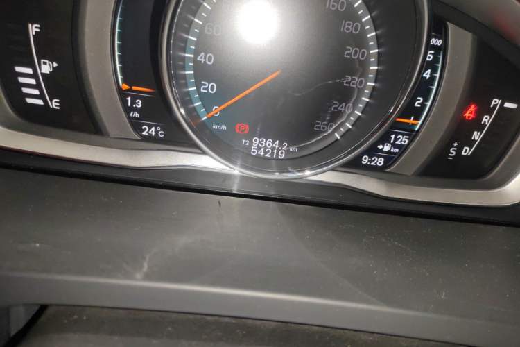 Used Volvo S60 2017 S60L T5 Intelligent Drive Edition Odometer Close Up