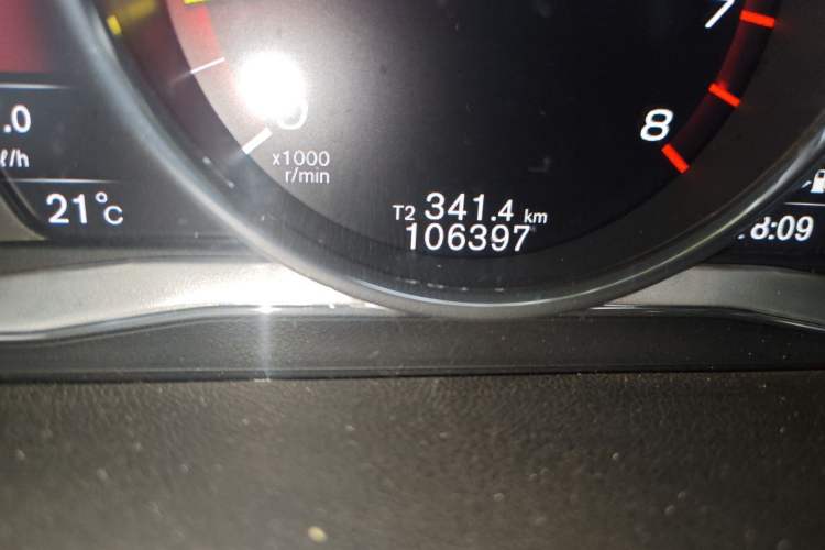 Used Volvo S60 2017 S60L T4 Smart Range Edition Odometer Close Up