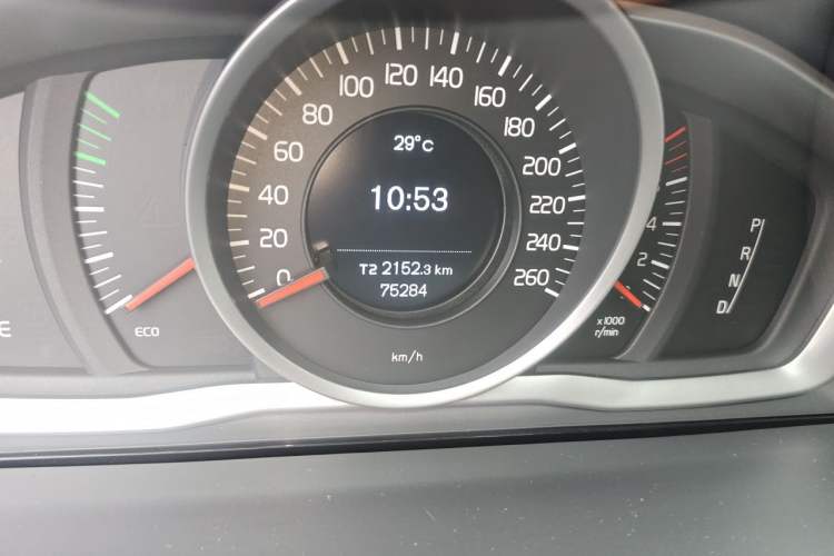 Used Volvo S60 2017 S60L T3 Smart Upgrade Edition Odometer Close Up