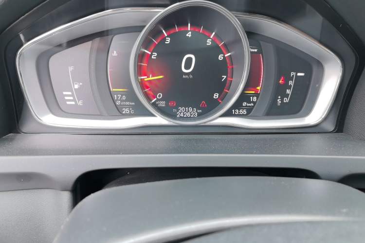Used Volvo S60 2017 S60L T4 Smart Range Edition Odometer Close Up