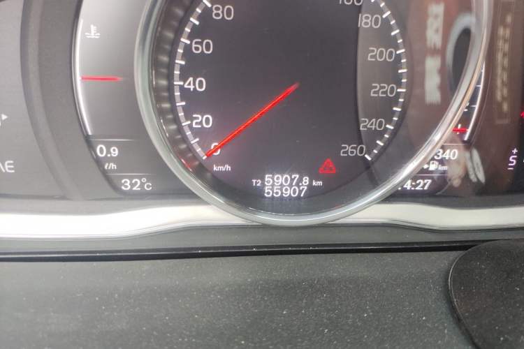 Used Volvo S60 2017 S60L T4 Smart Range Edition Odometer Close Up