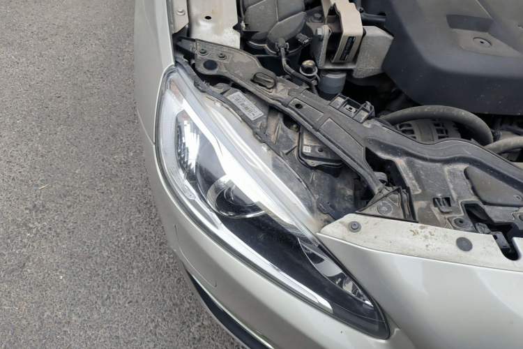 Used Volvo S60 2017 S60L T4 Smart Range Edition Right Front Headlight