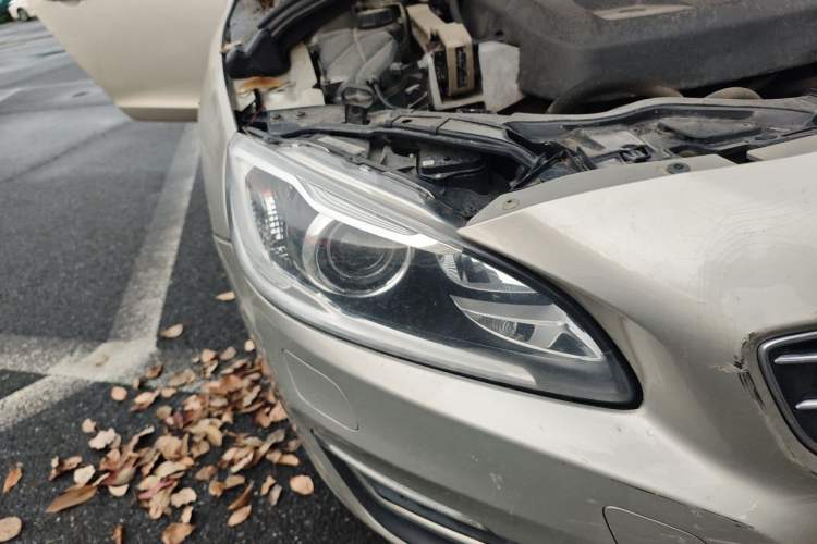 Used Volvo S60 2017 S60L T3 Smart Upgrade Edition Right Front Headlight