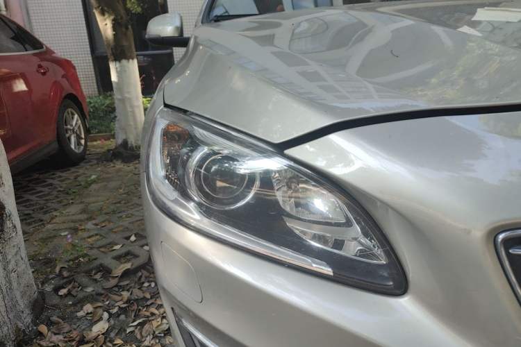 Used Volvo S60 2017 S60L T5 Intelligent Drive Edition Right Front Headlight