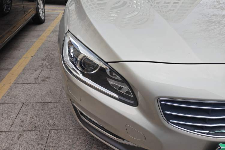 Used Volvo S60 2017 S60L T4 Smart Range Edition Right Front Headlight