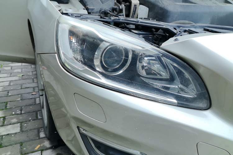 Used Volvo S60 2017 S60L T4 Smart Range Edition Right Front Headlight
