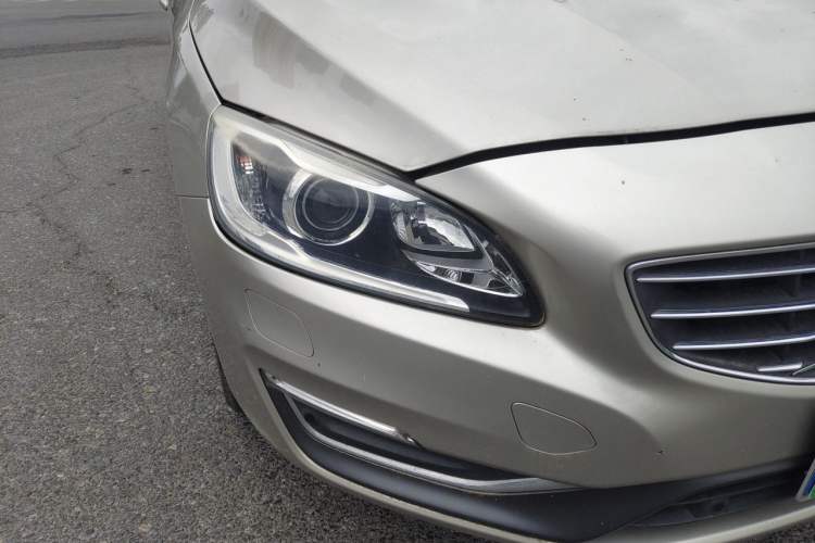 Used Volvo S60 2017 S60L T4 Smart Range Edition Right Front Headlight