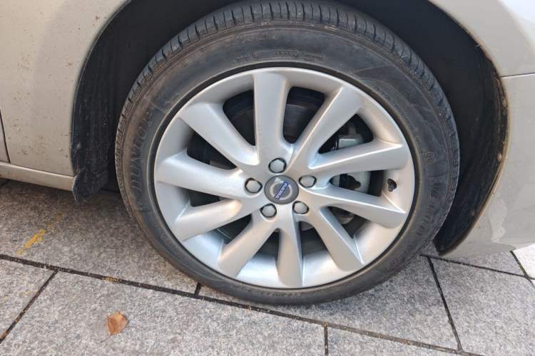 Used Volvo S60 2017 S60L T4 Smart Range Edition Right Front Wheel Hub