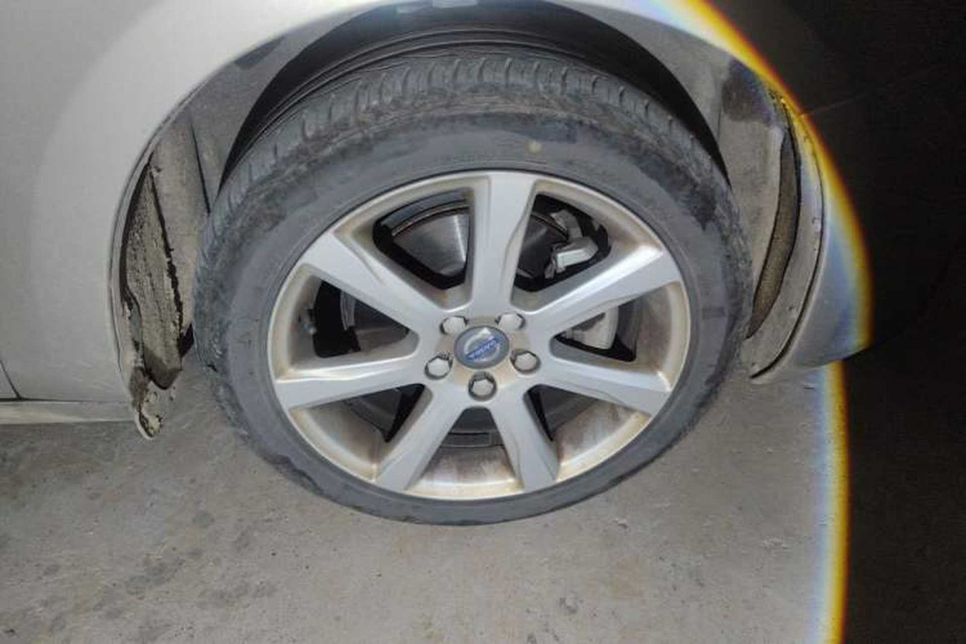 Used Volvo S60 2017 S60L T5 Intelligent Drive Edition Right Front Wheel Hub