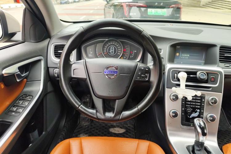 Used Volvo S60 2017 S60L T3 Smart Drive Edition Steering Wheel