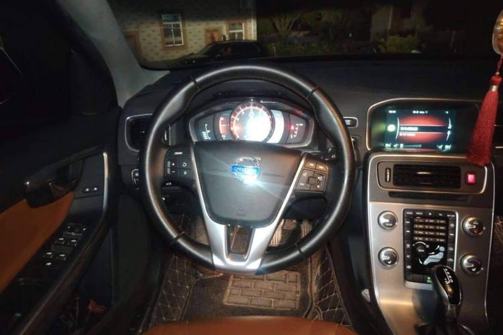 Used Volvo S60 2017 S60L T5 Intelligent Drive Edition Steering Wheel