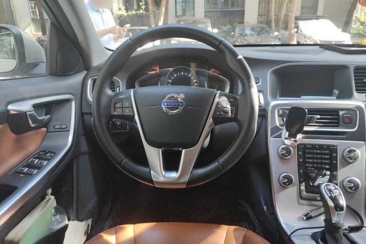 Used Volvo S60 2017 S60L T5 Intelligent Drive Edition Steering Wheel