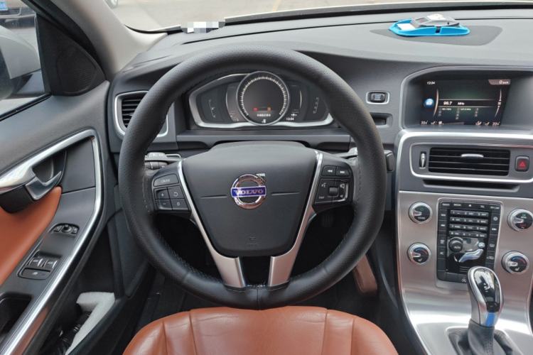 Used Volvo S60 2017 S60L T4 Smart Range Edition Steering Wheel