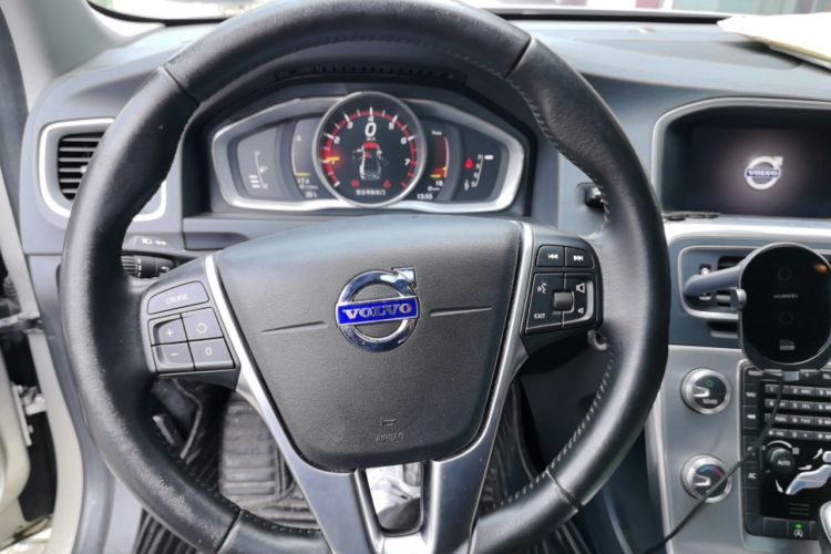 Used Volvo S60 2017 S60L T4 Smart Range Edition Steering Wheel