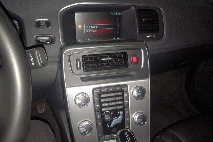 Used Volvo S60 2017 S60L T4 Smart Range Edition Audio And AC Panel