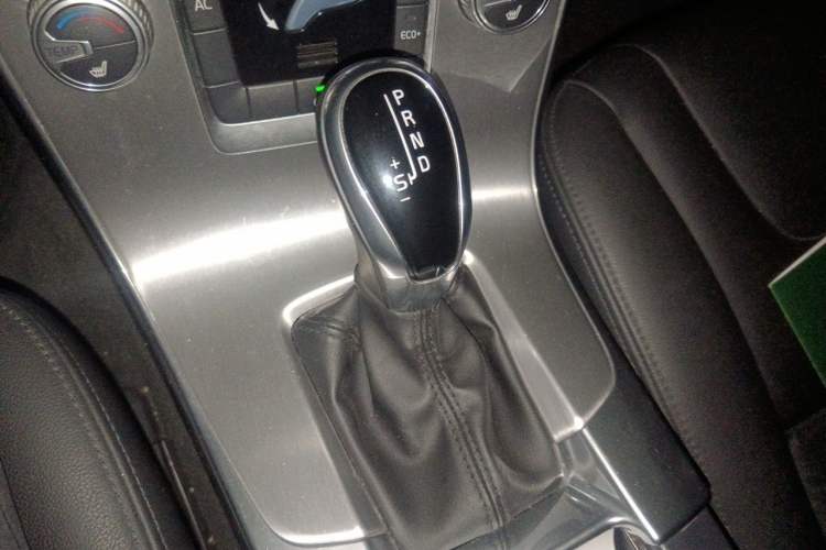 Used Volvo S60 2017 S60L T4 Smart Range Edition Gear Lever