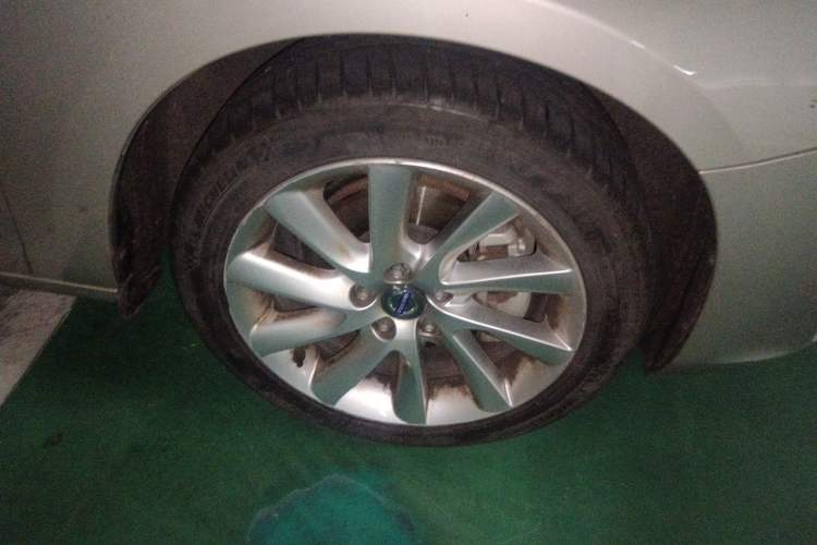 Used Volvo S60 2017 S60L T4 Smart Range Edition Right Front Wheel Hub