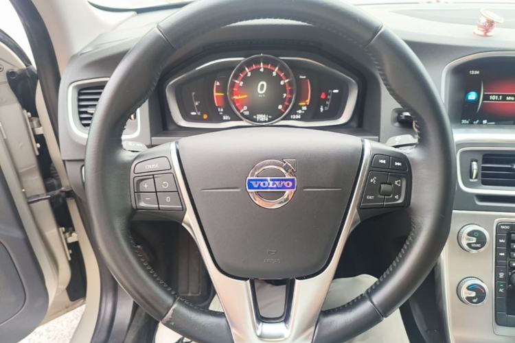 Used Volvo S60 2017 S60L T4 Smart Range Edition Steering Wheel