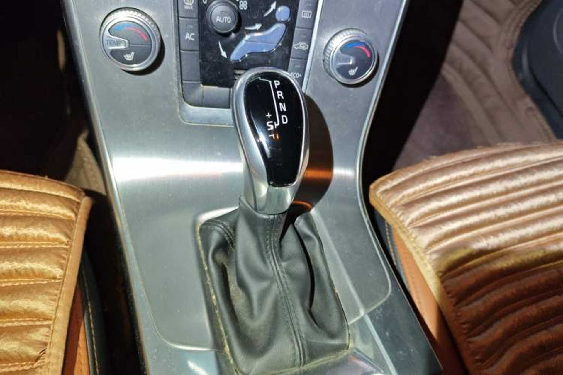 Used Volvo S60 2017 S60L T4 Smart Range Edition Gear Lever