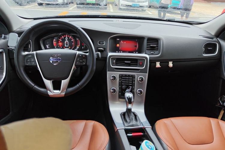 Used Volvo S60 2017 S60L T5 Intelligent Drive Edition Center Console
