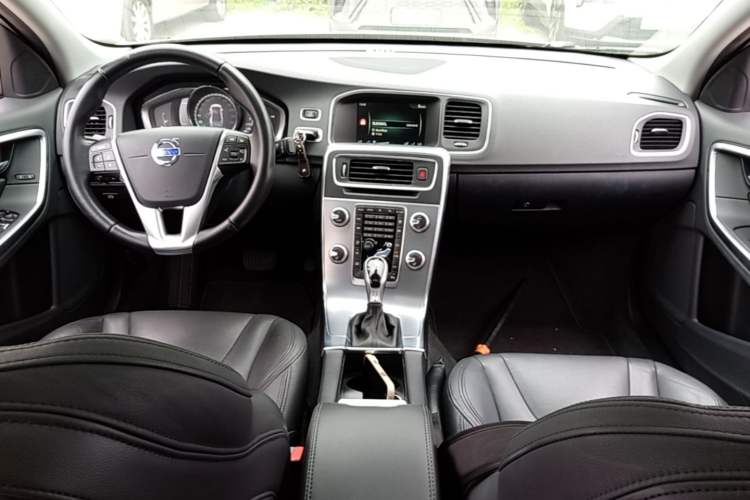 Used Volvo S60 2017 S60L T5 Intelligent Drive Edition Center Console