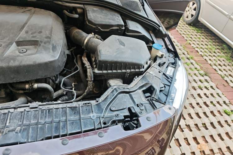 Used Volvo S60 2017 S60L T4 Smart Range Edition Engine Bay Left