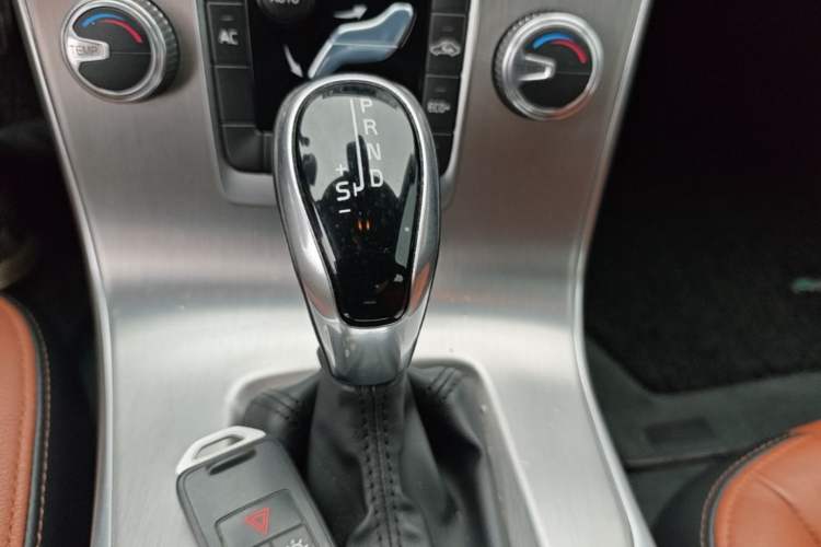 Used Volvo S60 2017 S60L T3 Smart Upgrade Edition Gear Lever