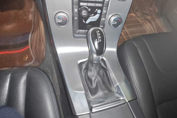 Used Volvo S60 2017 S60L T3 Smart Upgrade Edition Gear Lever