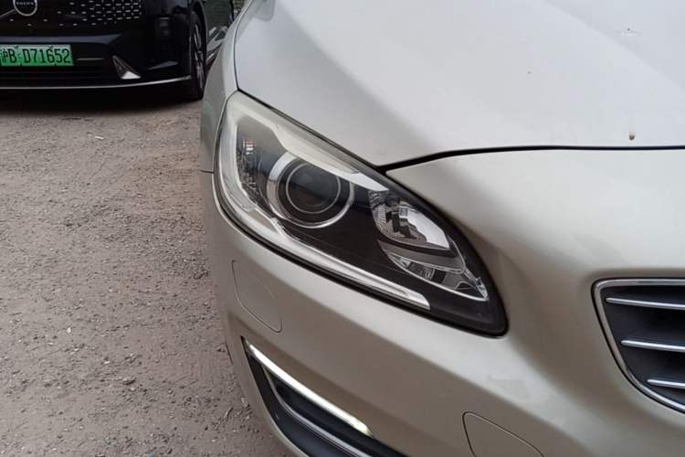 Used Volvo S60 2017 S60L T5 Intelligent Drive Edition Right Front Headlight