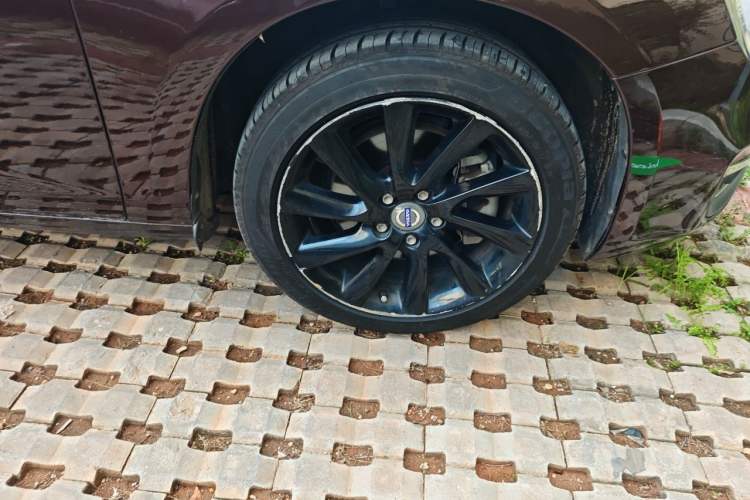 Used Volvo S60 2017 S60L T4 Smart Range Edition Right Front Wheel Hub
