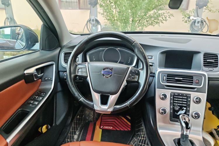 Used Volvo S60 2017 S60L T4 Smart Range Edition Steering Wheel