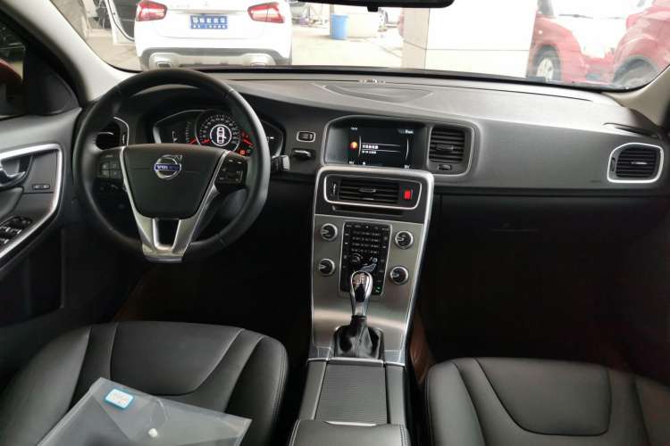 Used Volvo S60 2017 S60L T3 Smart Upgrade Edition Center Console