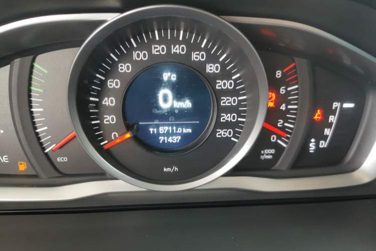 Used Volvo S60 2017 S60L T3 Smart Upgrade Edition Odometer Close Up