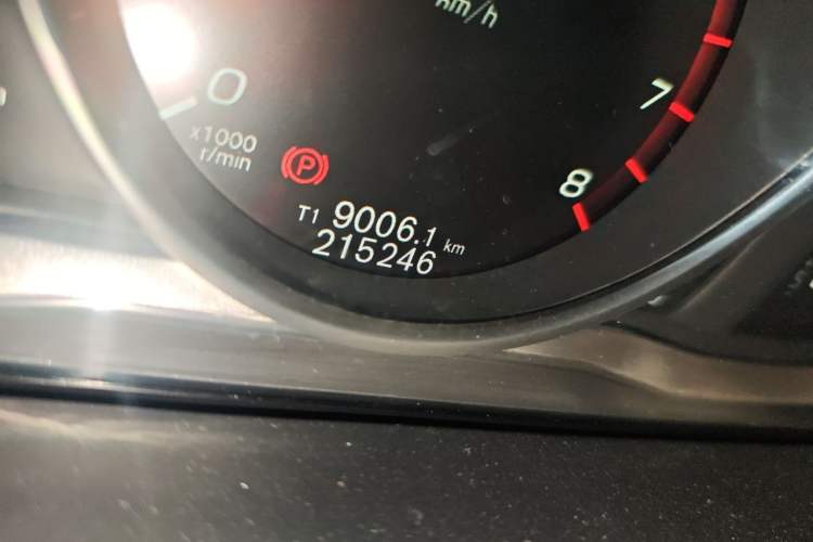 Used Volvo S60 2017 S60L T4 Smart Range Edition Odometer Close Up