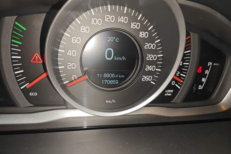 Used Volvo S60 2017 S60L T3 Smart Upgrade Edition Odometer Close Up