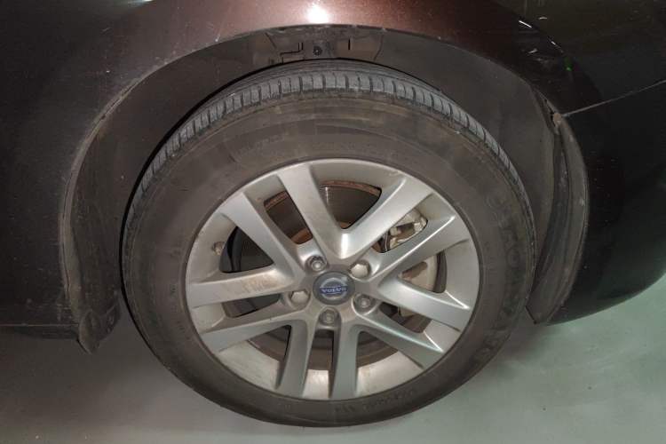 Used Volvo S60 2017 S60L T3 Smart Upgrade Edition Right Front Wheel Hub