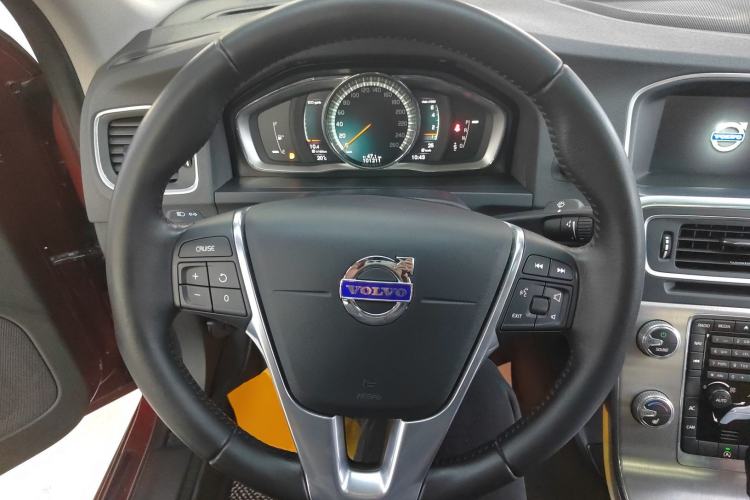 Used Volvo S60 2017 S60L T4 Smart Range Edition Steering Wheel