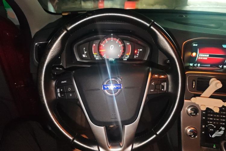 Used Volvo S60 2017 S60L T4 Smart Range Edition Steering Wheel