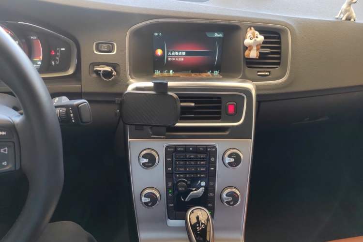 Used Volvo S60 2017 S60L T4 Smart Range Edition Audio And AC Panel