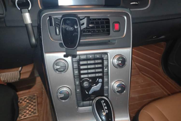 Used Volvo S60 2017 S60L T3 Smart Upgrade Edition Audio And AC Panel