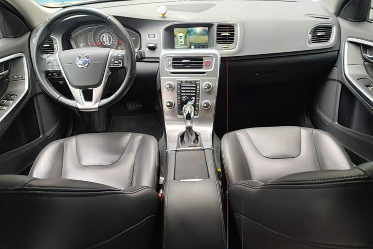Used Volvo S60 2017 S60L T3 Smart Upgrade Edition Center Console