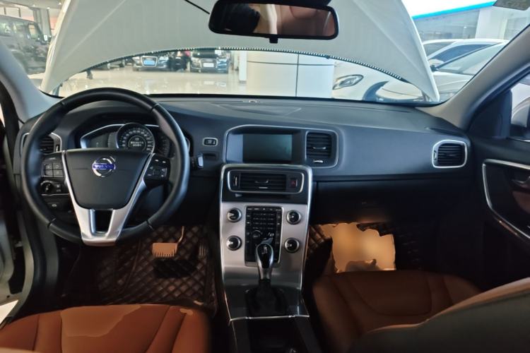 Used Volvo S60 2017 S60L T3 Smart Upgrade Edition Center Console