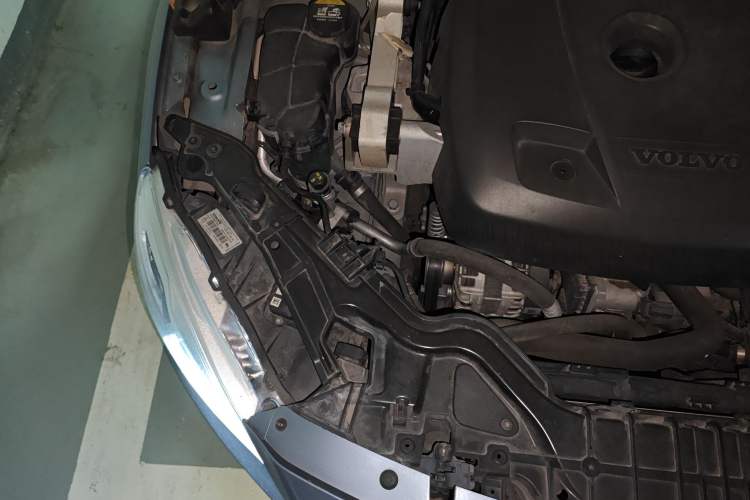 Used Volvo S60 2017 S60L T3 Smart Upgrade Edition Engine Bay Right