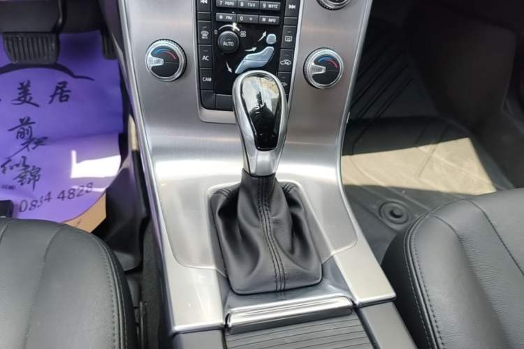 Used Volvo S60 2017 S60L T3 Smart Upgrade Edition Gear Lever