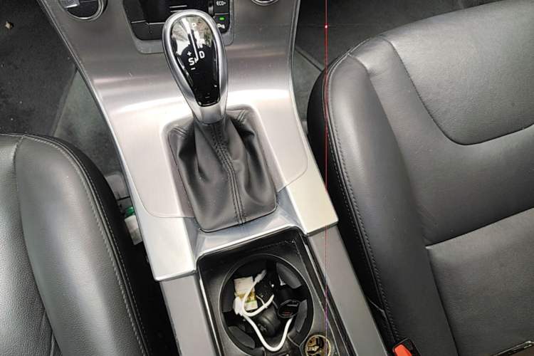 Used Volvo S60 2017 S60L T3 Smart Upgrade Edition Gear Lever