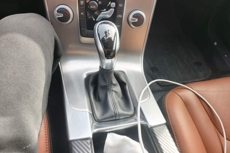 Used Volvo S60 2017 S60L T3 Smart Upgrade Edition Gear Lever
